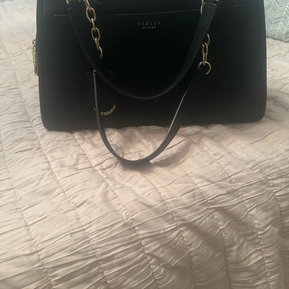 Black and Gold Shoulder Bag with Chain Detail Radley London - Picture 4 of 10